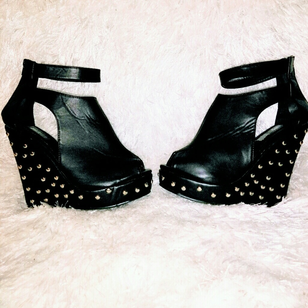 Black Platforms - image 2